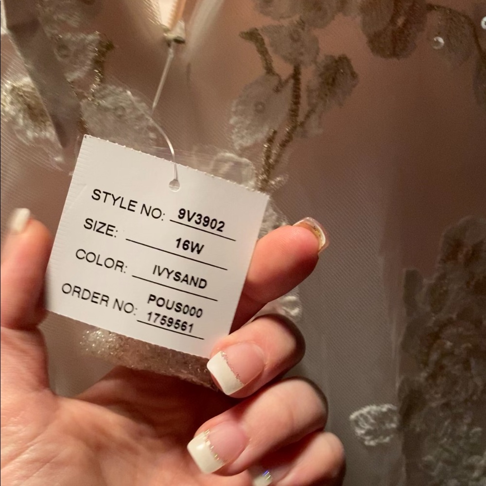 Davids Bridal size 16W ballgown wedding dress